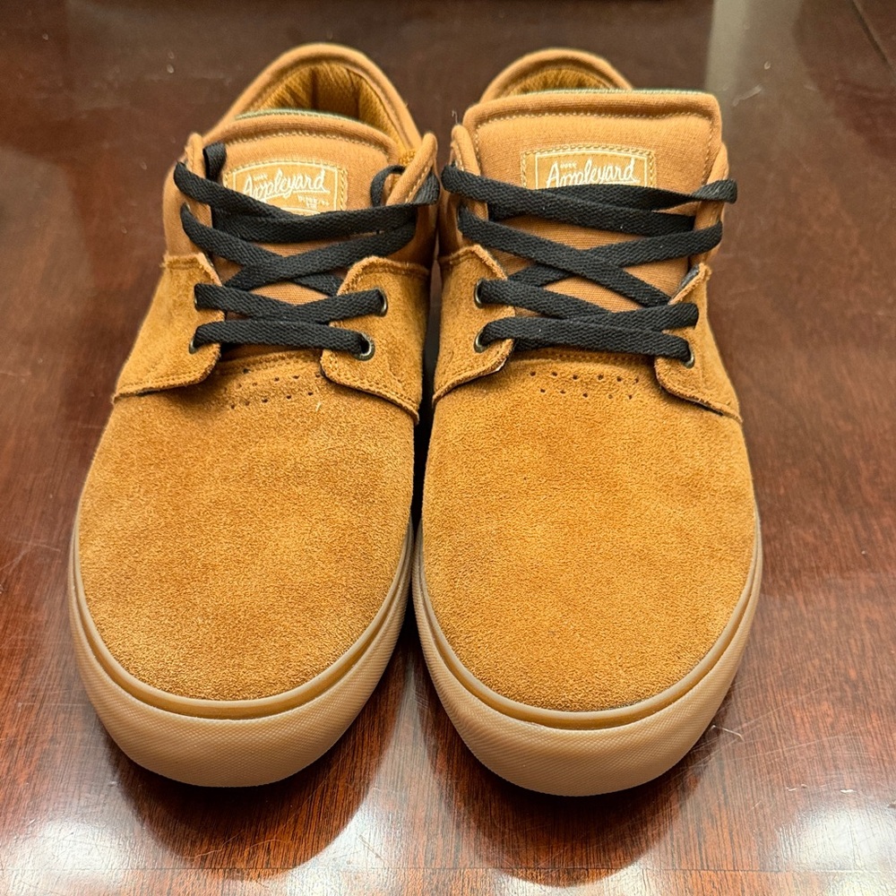 Globe Mahalo Mark Appleyard Men's Suede Skate Shoe